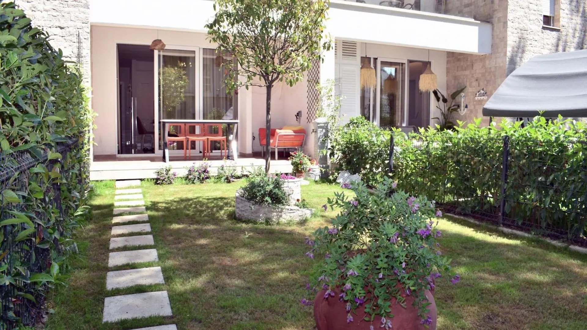 Quiet Coastal Apartment In San Pietro Plazhi San Pietro