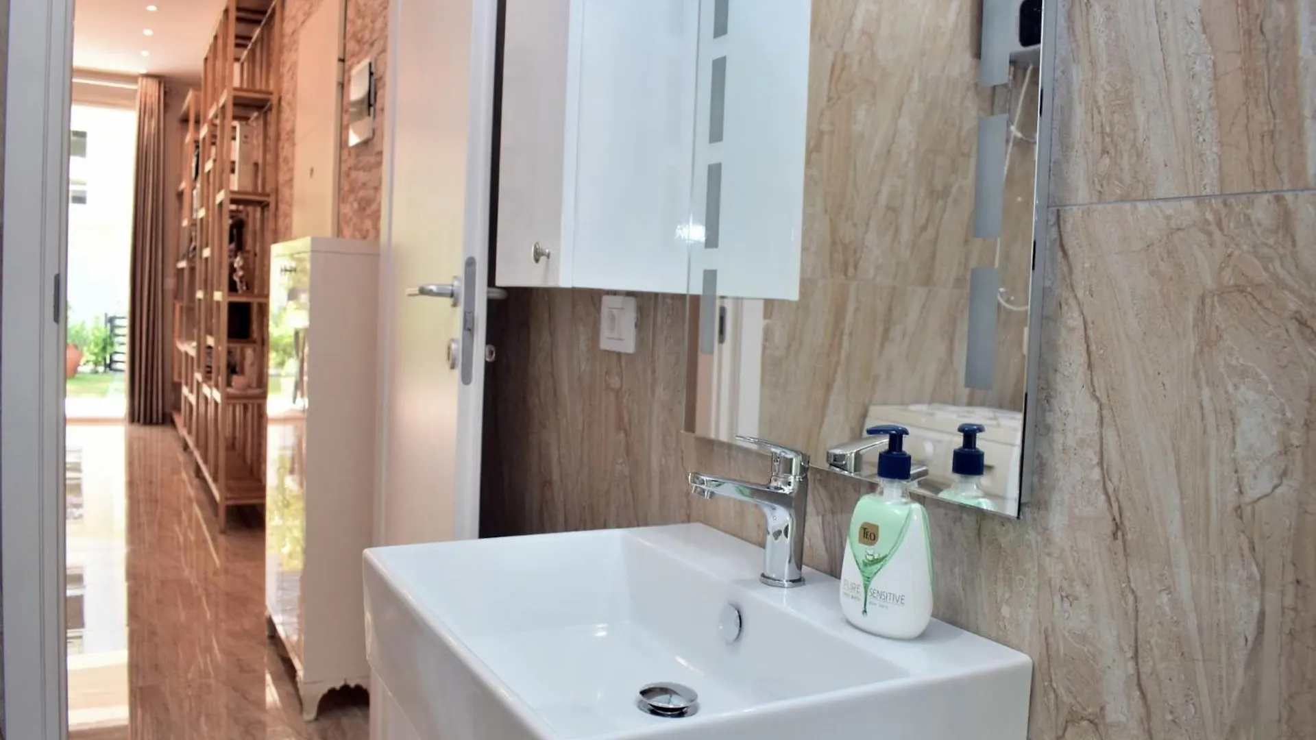 Quiet Coastal Apartment In San Pietro Plazhi San Pietro