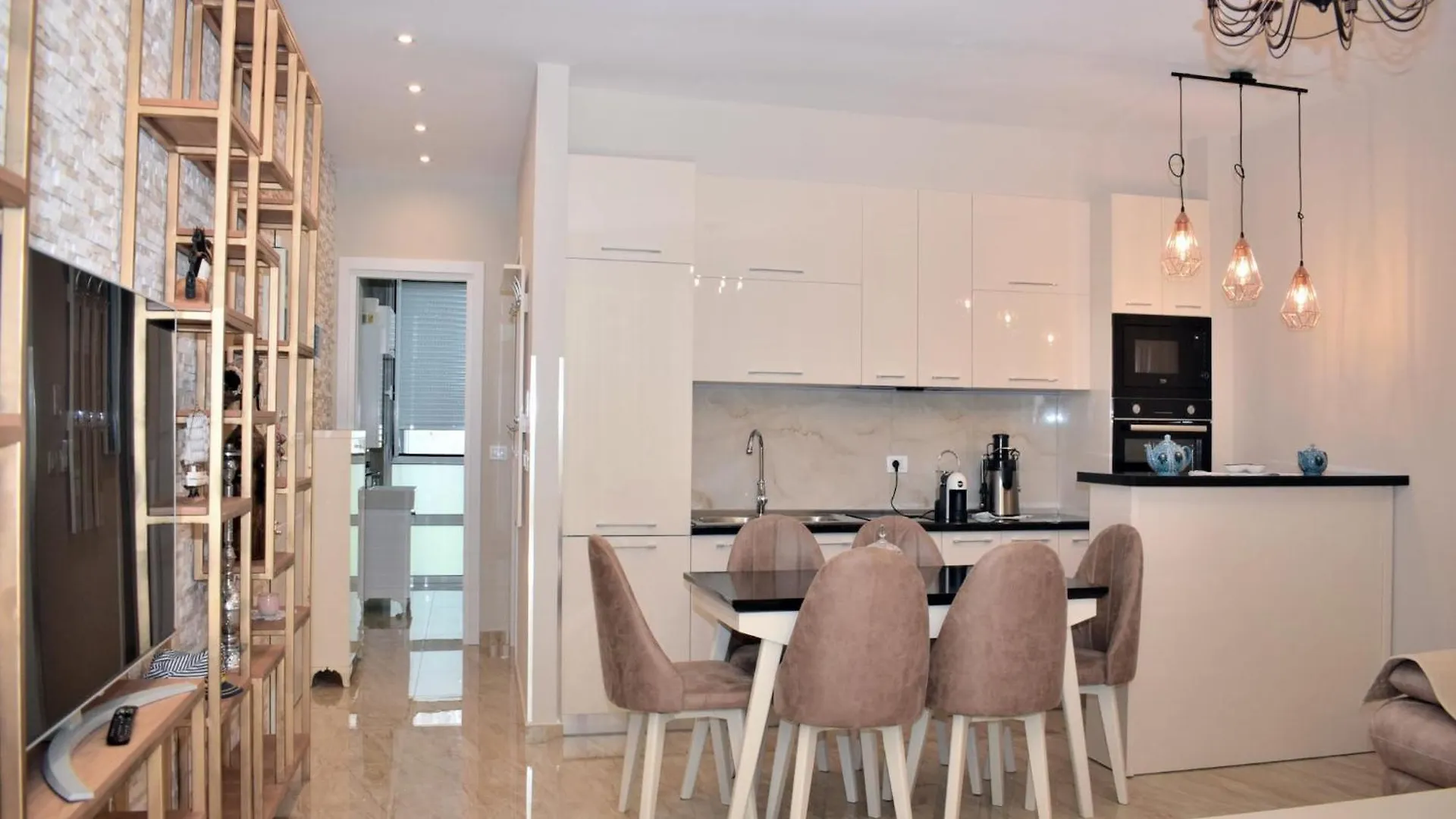 Quiet Coastal Apartment In San Pietro Plazhi San Pietro