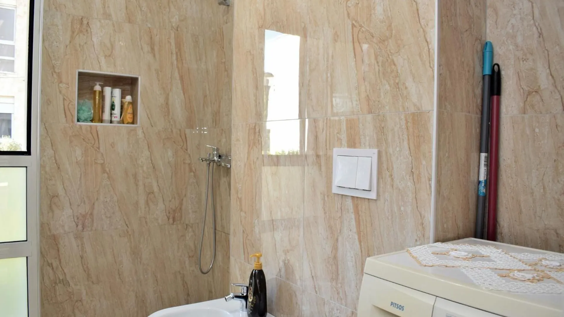 Quiet Coastal Apartment In San Pietro Plazhi San Pietro